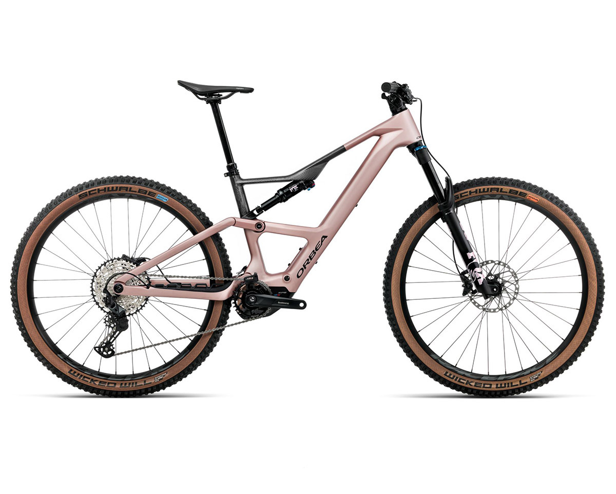 VTT tout suspendu électrique RISE SL M20 630W Rose du Désert/Carbone