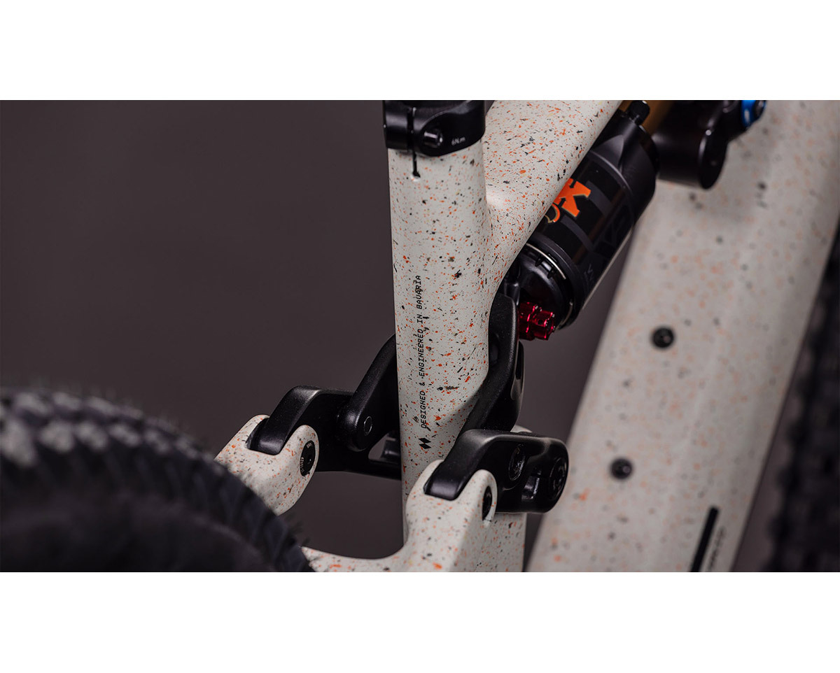 VTT tout suspendu électrique AMS HYBRID 177 C:62 SUPER TM 600X Beige