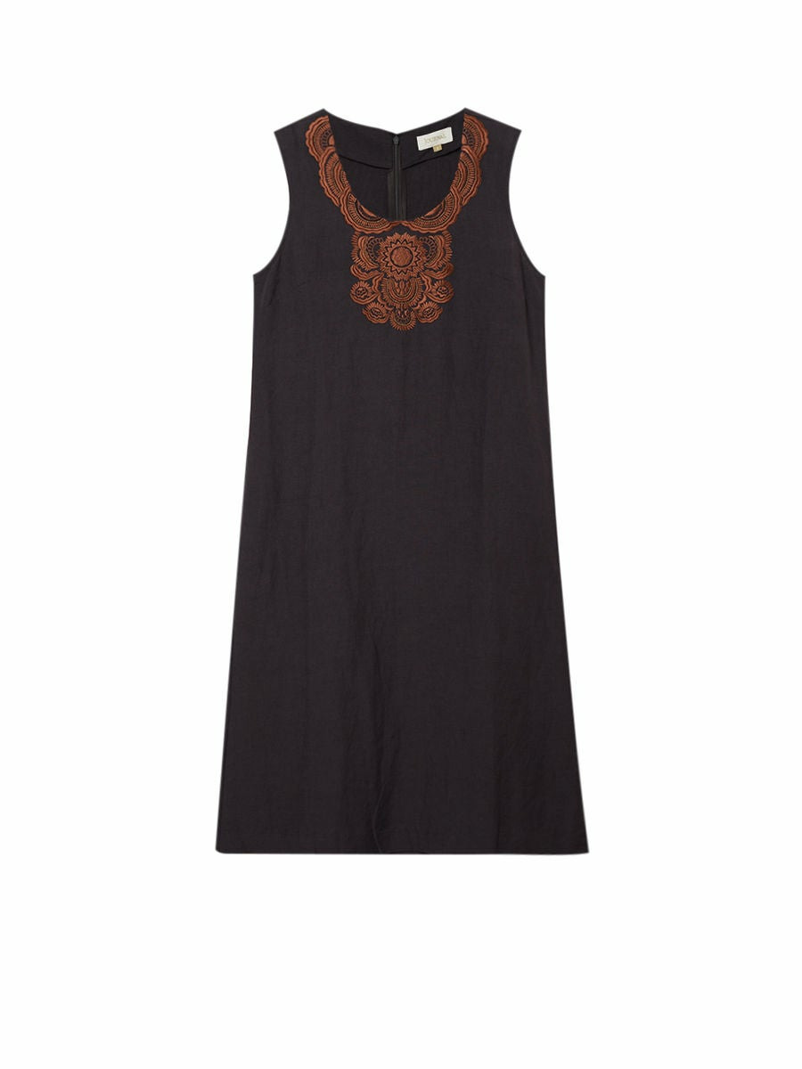 ชุดเดรสกระโปรงผู้หญิงแขนกุด