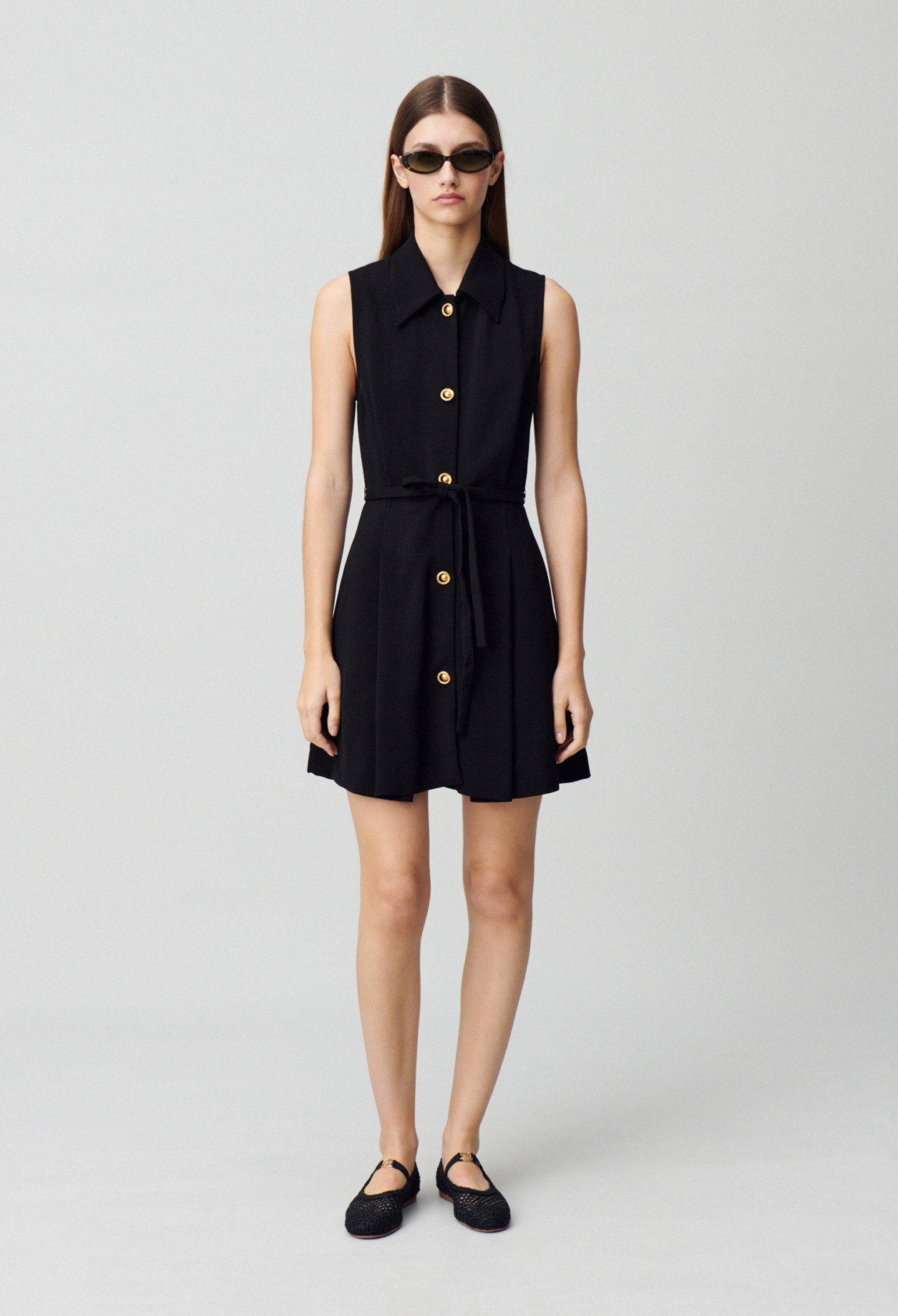 Robe courte sans manches