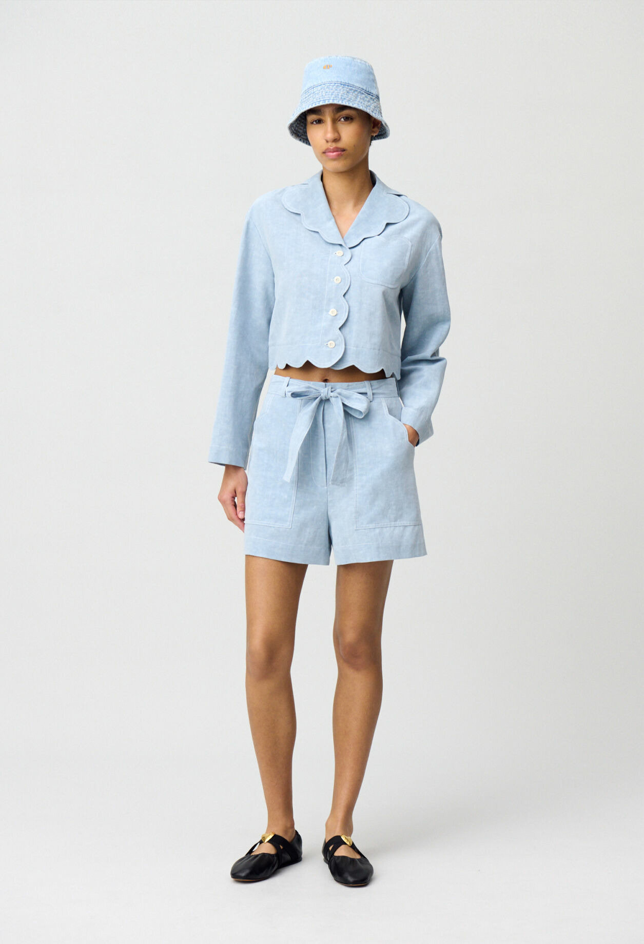 Short jean ceinturé