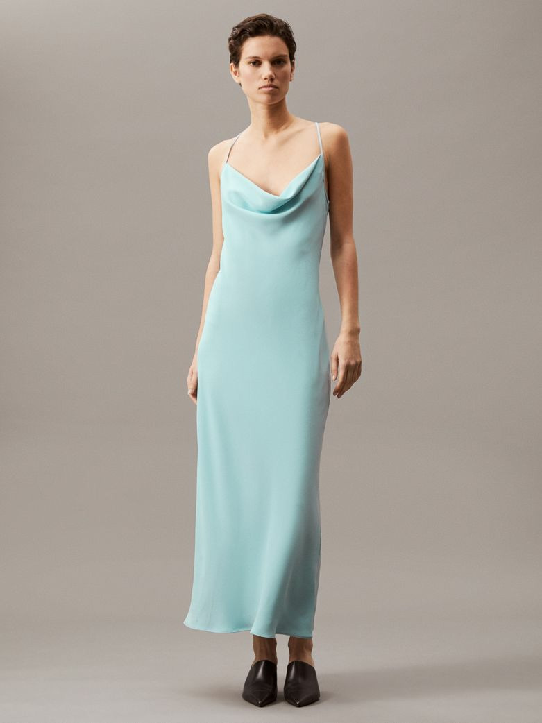 ROBE CRÊPE AVEC DRAPÉE AU DOS BAS