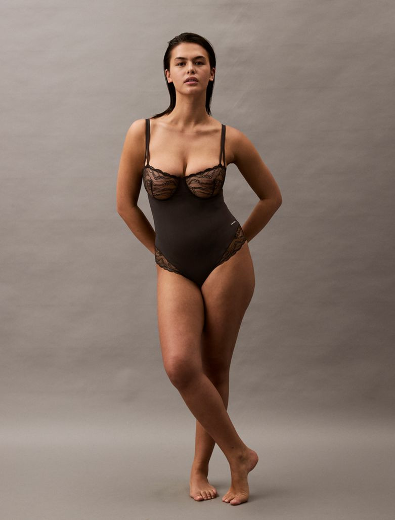 BODY EN DENTELLE ÉLASTIQUE