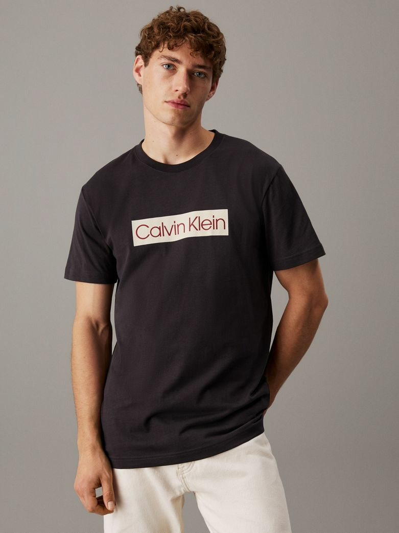 T-SHIRT AVEC IMPRIMÉ LABEL CALVIN KLEIN