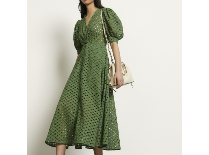 Robe longue en broderie anglaise