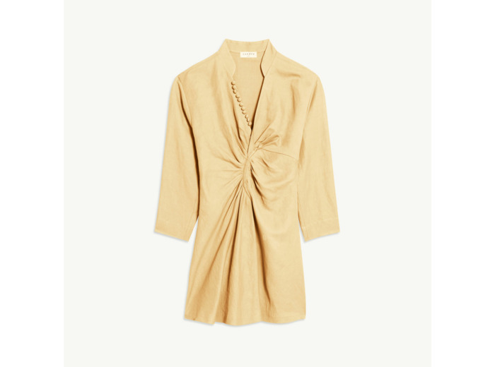 Robe courte à l'encolure fantaisie