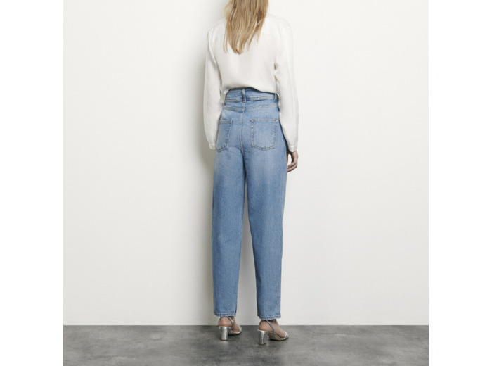 Jean taille haute avec boutons perles
