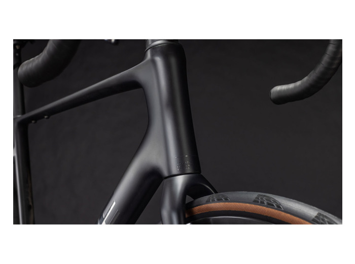 Vélo de route ATTAIN C:62 SLT Carbone