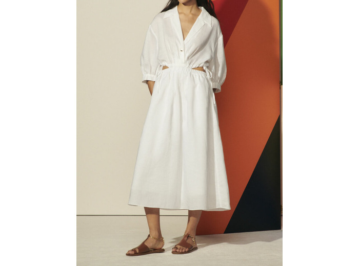 Robe longue aux ouvertures côtés