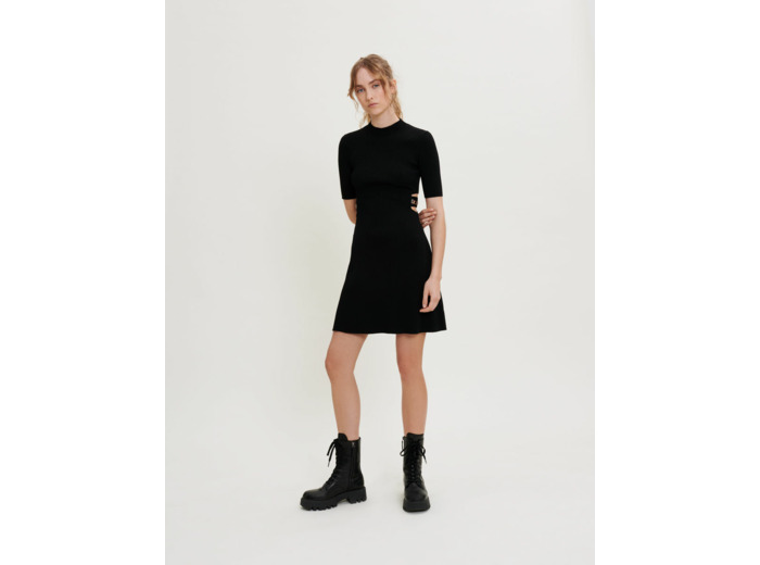 Robe en maille ajourée à la taille