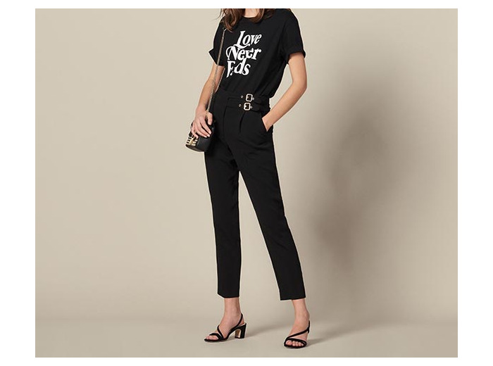 Pantalon taille haute ornée de boucles
