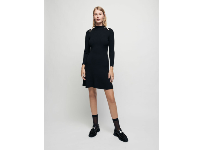 Robe en maille côtelée à boutons
