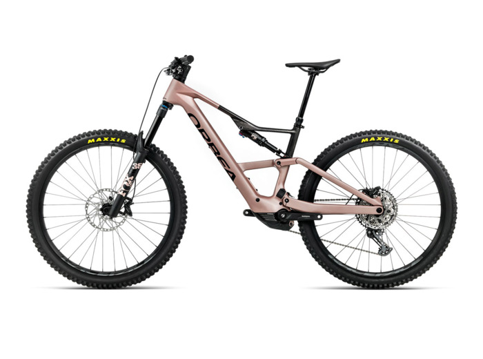 VTT tout suspendu électrique RISE LT M20 420W Rose du Désert/Carbone