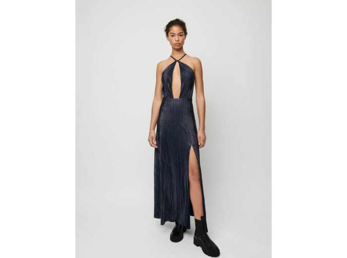 Robe en lamé décolletée