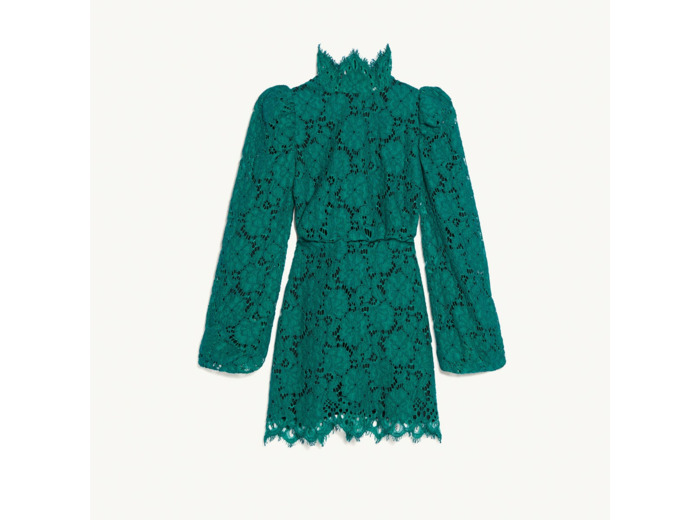 Robe courte en dentelle