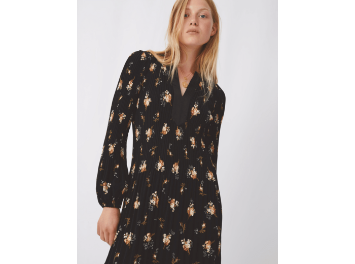 Robe plissée et imprimée à col satin