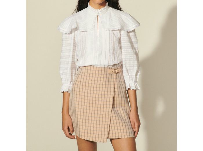 Top cape en tissu brodé ton sur ton