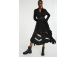 Robe noire longue plissée à volants