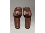 SANDALES EN CUIR AVEC BOUCLE