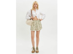 Short à broderies fleurs