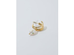 Boucle d'oreille ornée de perle