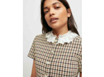 Robe à carreaux à col en dentelle