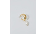 Boucle d'oreille ornée de perle