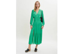 Robe en satin fluide smockée