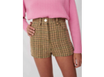 Short à carreaux et détails de boutons