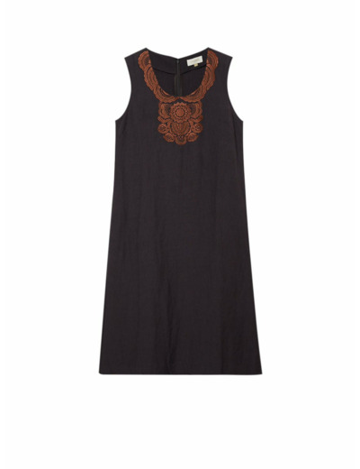 ชุดเดรสกระโปรงผู้หญิงแขนกุด