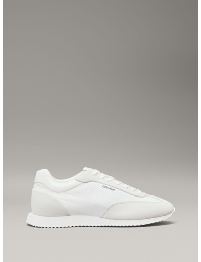 BASKETS DE COURSE À LACETS