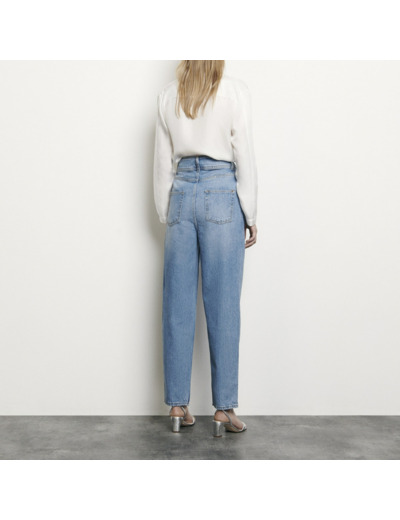 Jean taille haute avec boutons perles