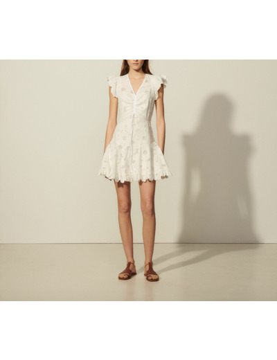 Robe courte en dentelle brodée