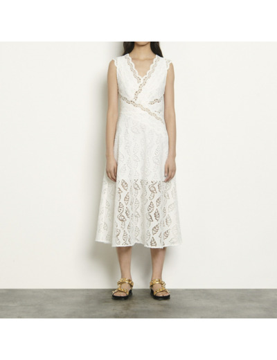 Robe longue  en broderie anglaise