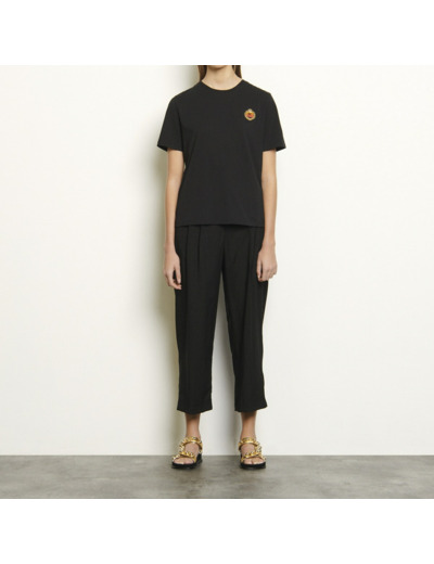 T-shirt avec patch à la poitrine