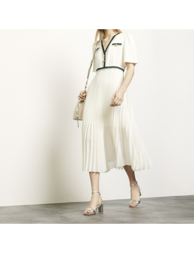 Robe longue plissée à manches courtes
