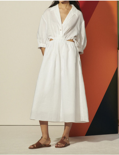 Robe longue aux ouvertures côtés
