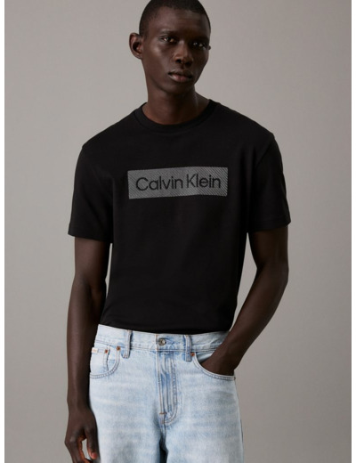 T-SHIRT À BRODERIE TEXTURÉE