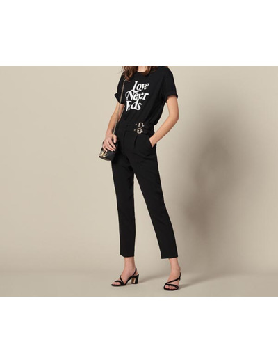 Pantalon taille haute ornée de boucles