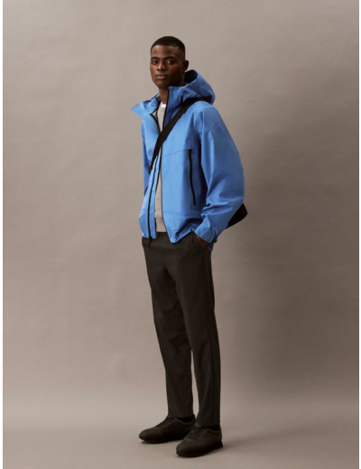 TECH SHELL WINDBREAKER