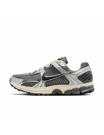 NIKE ZOOM VOMERO 5