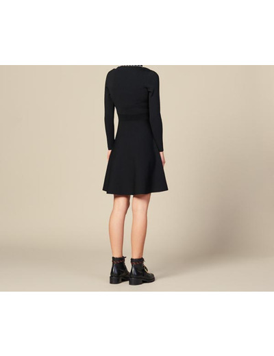Robe courte en maille avec col tailleur