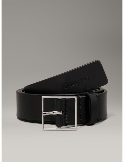 CEINTURE EN CUIR MINIMALISTE AVEC BOUCLE CARREE
