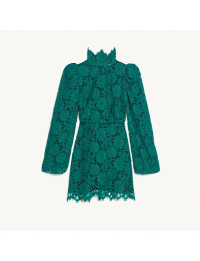 Robe courte en dentelle