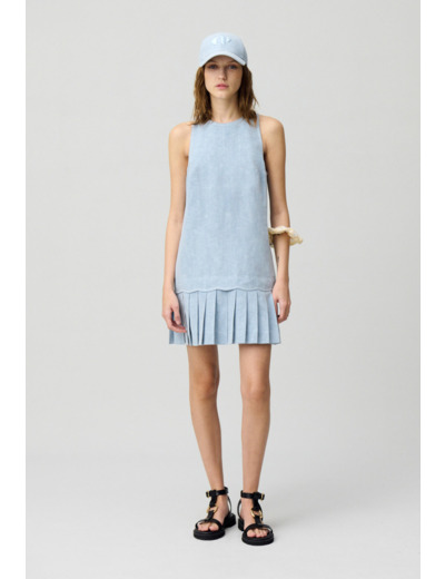 Robe courte sans manches