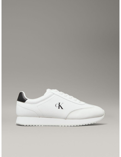 BASKETS DE COURSE À LACETS