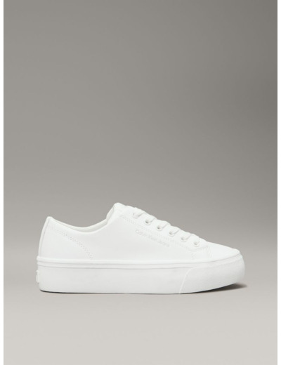 BASKETS BASSES À SEMELLE PLATE VULCANISÉE