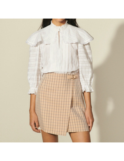 Top cape en tissu brodé ton sur ton