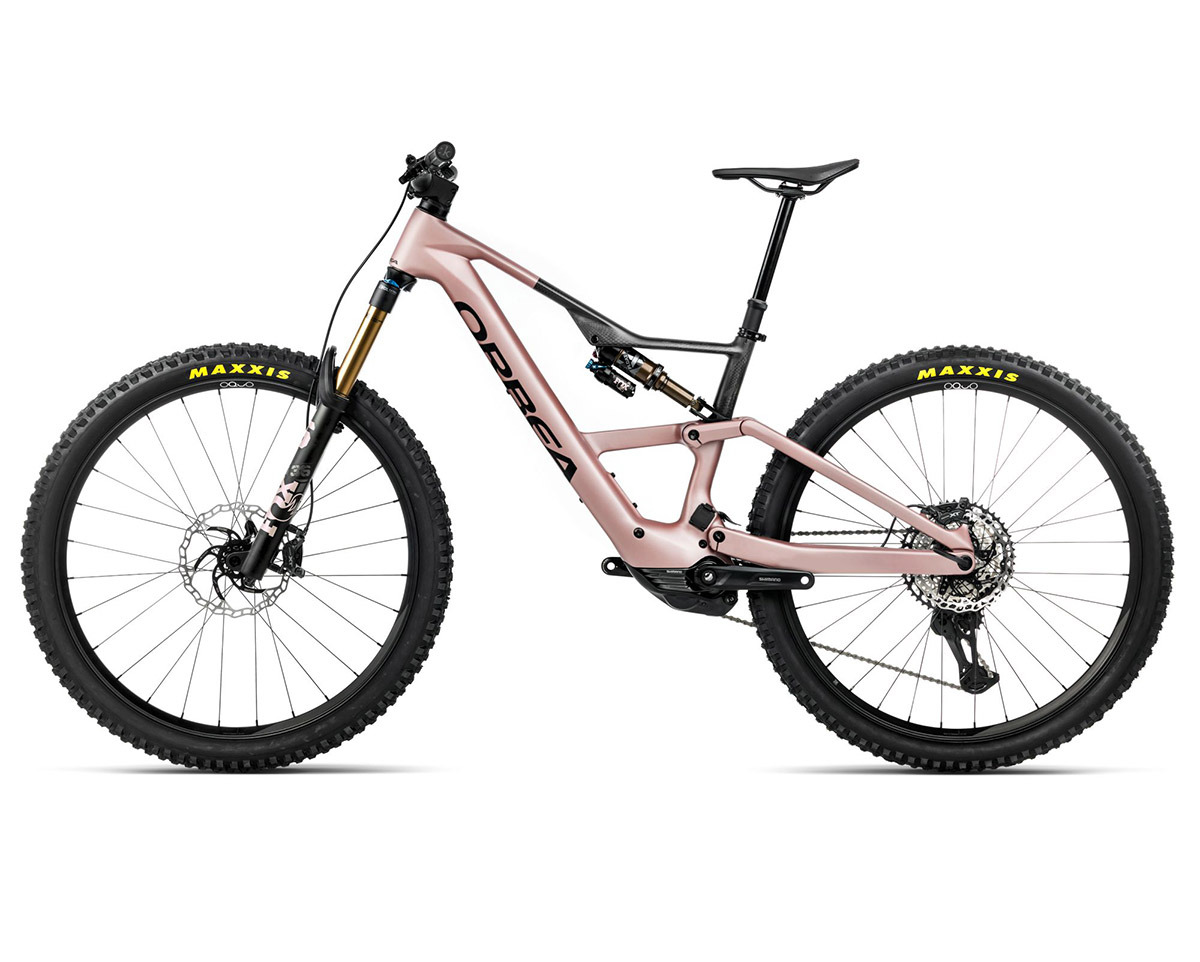VTT tout suspendu électrique RISE LT M10 420W Rose du Désert/Carbone