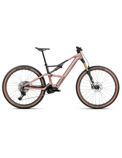 VTT tout suspendu électrique RISE SL M-LTD 630W Rose du Désert/Carbone
